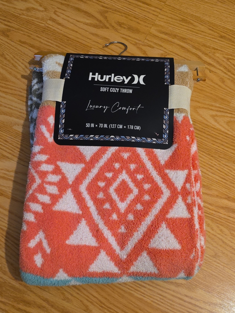 Hurley Coral and White Aztec Pattern Blanket